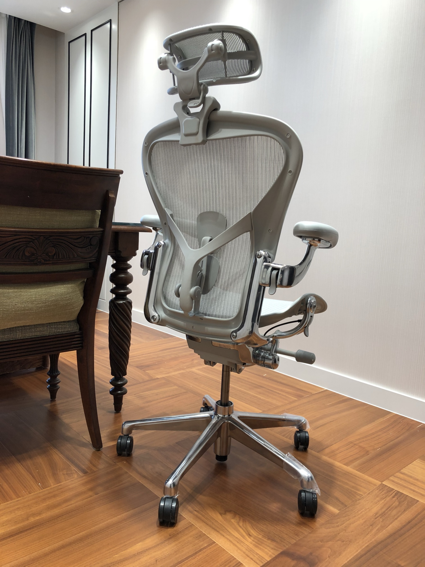 Aeron Chair - Mineral Polished Aluminium base/frame (12 Year Warranty)