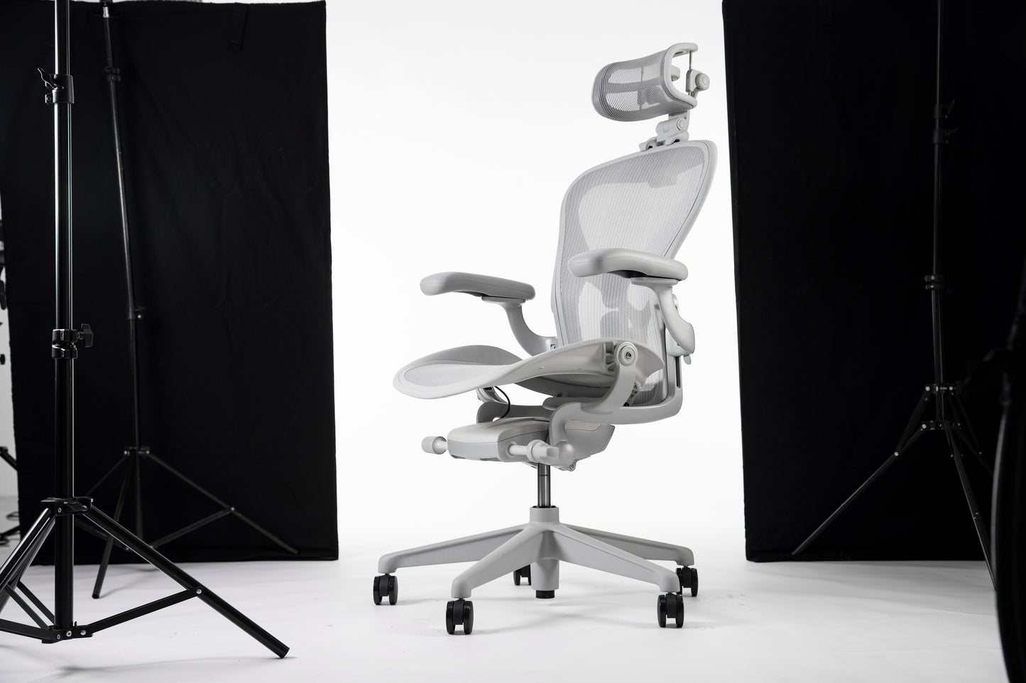 Aeron Chair - Mineral Satin Aluminium Base (12 Year Warranty)