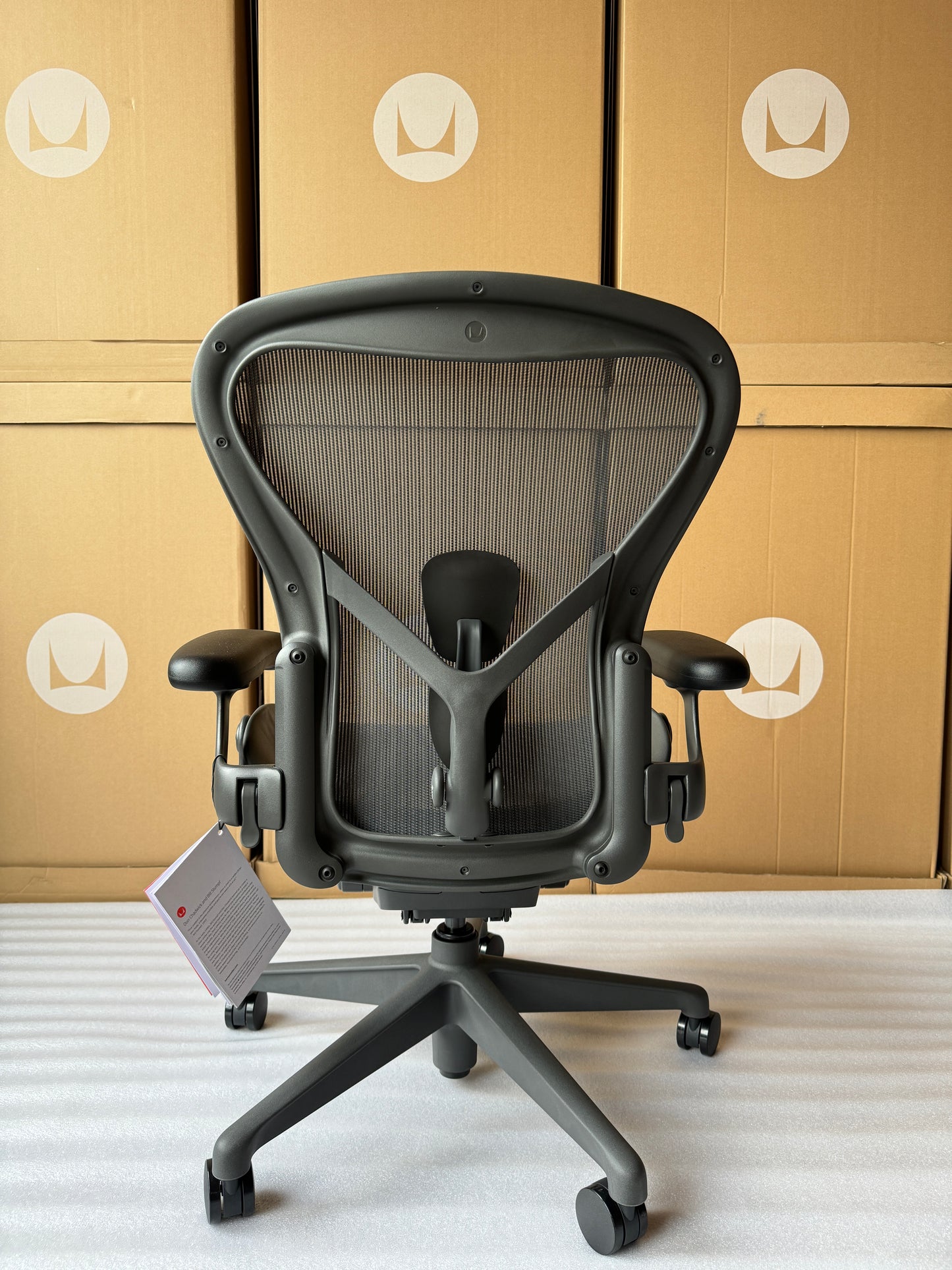 Aeron Chair - Graphite (1 Year Warrranty)