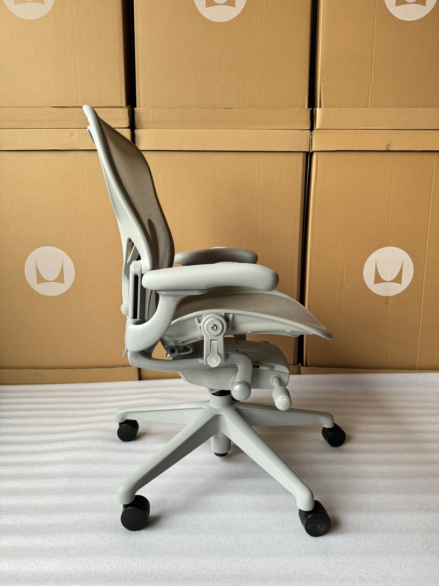 Aeron Chair - Mineral Satin Aluminium Base (12 Year Warranty)